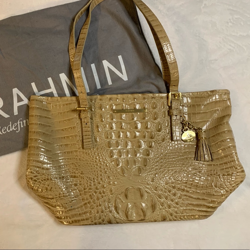 BRAHMIN handbag Crocodile-Embossed in beige! Comes with dust bag